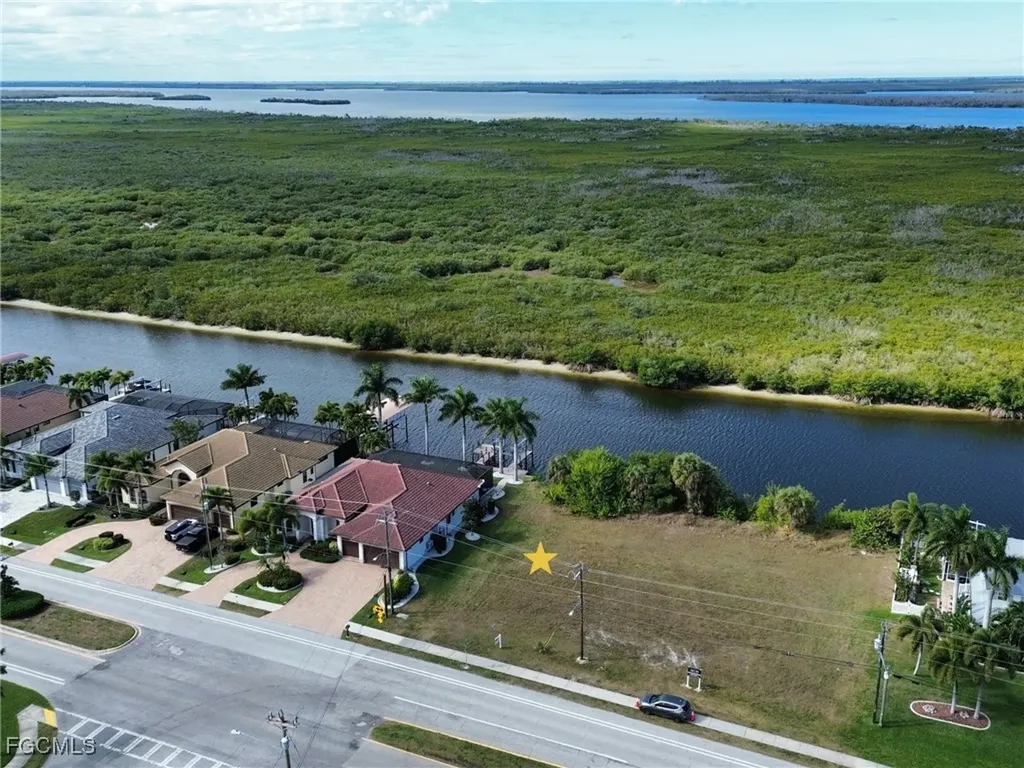3216 Surfside Boulevard Cape Coral FL 33914