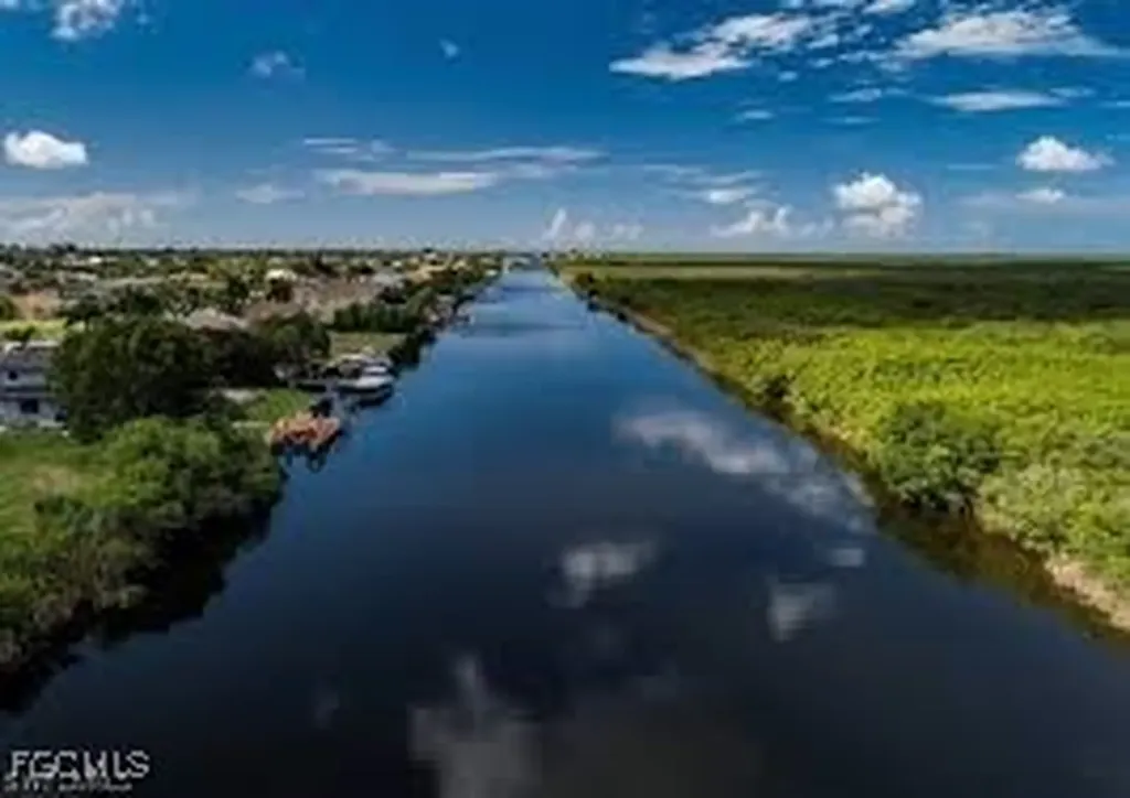 3216 Surfside Boulevard Cape Coral FL 33914