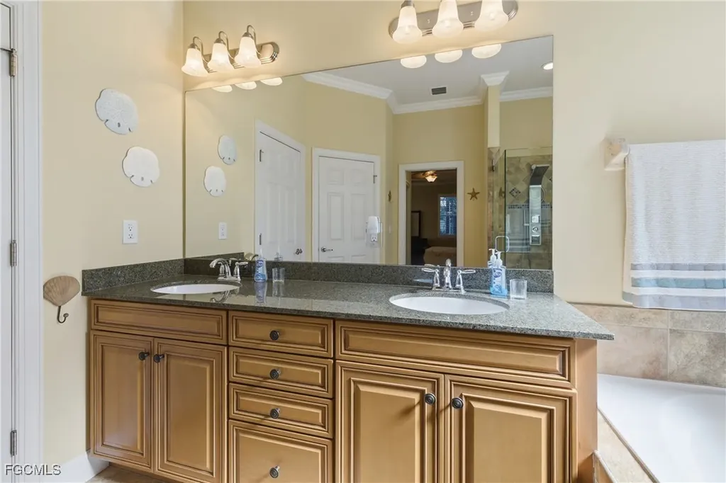 10342 Flat Stone Loop Bonita Springs FL 34135