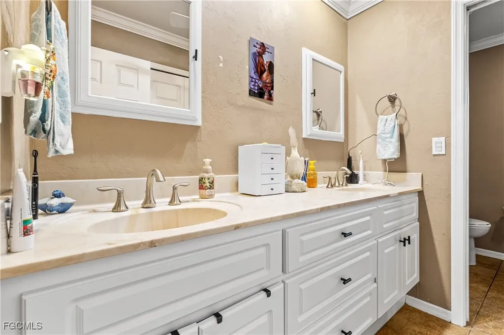 1125 SE 32nd Street Cape Coral FL 33904