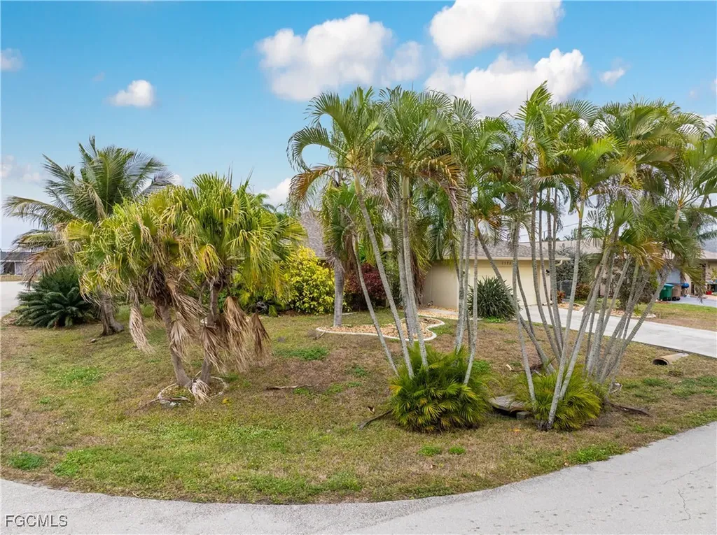 1125 SE 32nd Street Cape Coral FL 33904