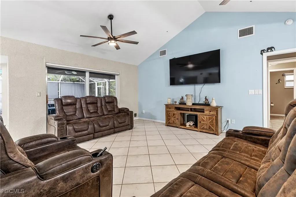 1125 SE 32nd Street Cape Coral FL 33904