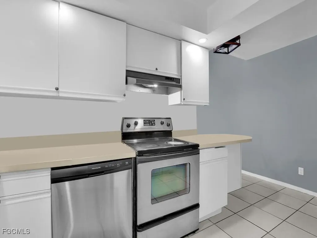 1249 SE 8th Street Cape Coral FL 33990
