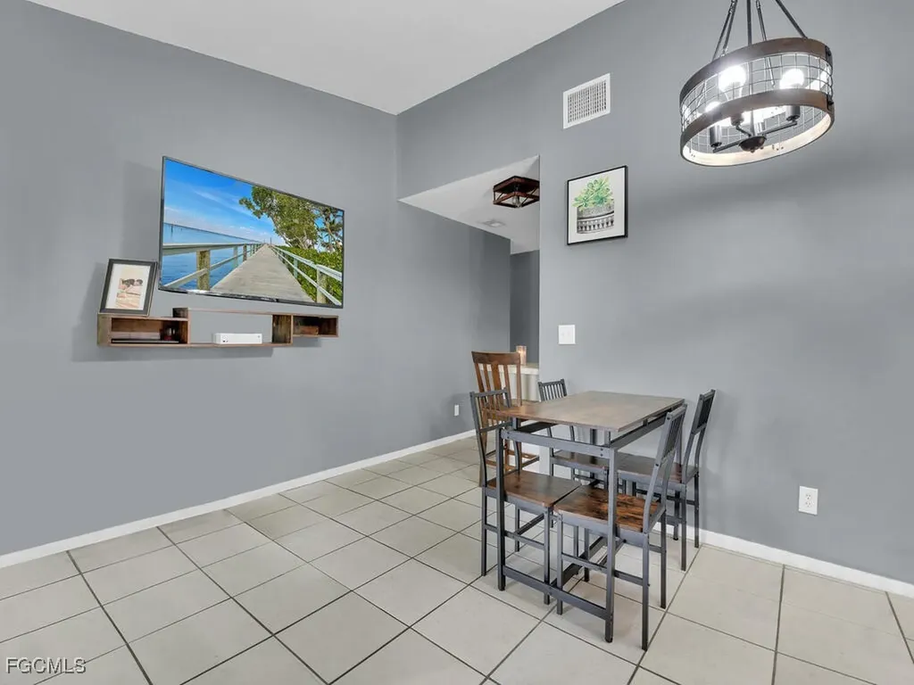 1249 SE 8th Street Cape Coral FL 33990