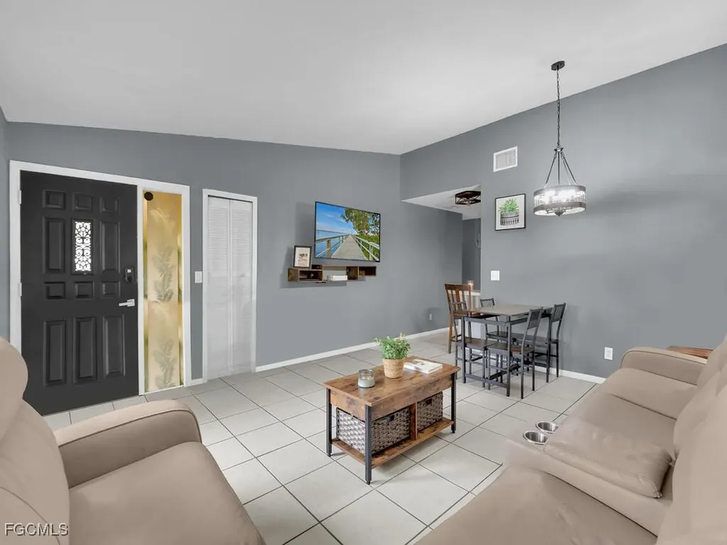 1249 SE 8th Street Cape Coral FL 33990