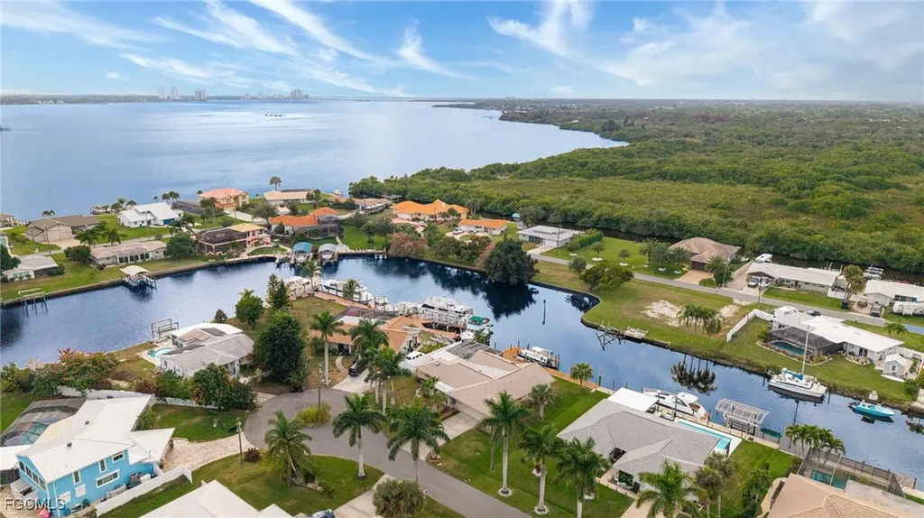 2151 Cape Way North Fort Myers FL 33917