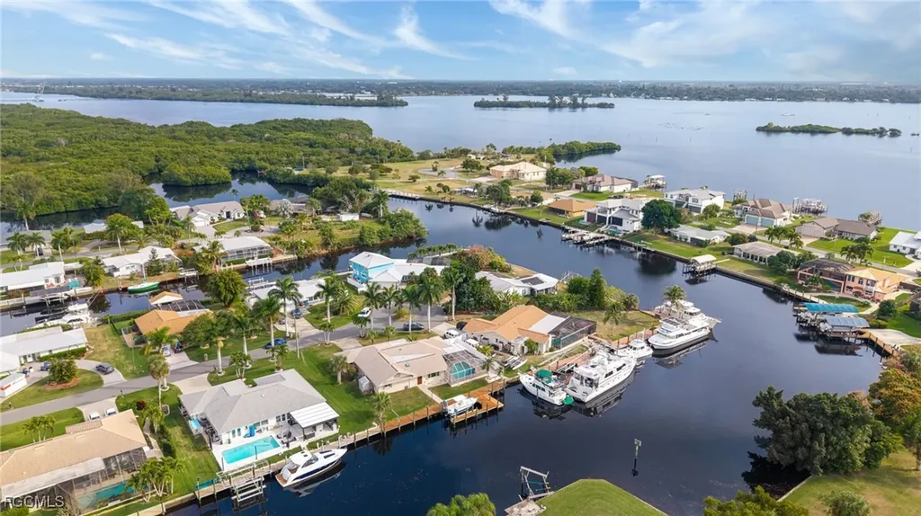 2151 Cape Way North Fort Myers FL 33917