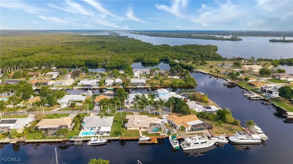 2151 Cape Way North Fort Myers FL 33917