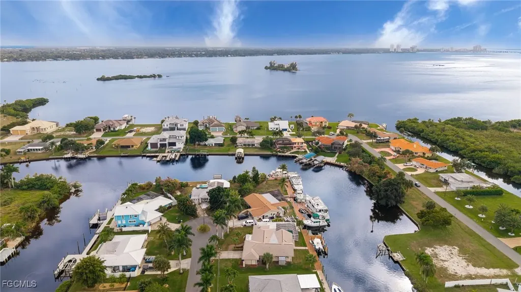 2151 Cape Way North Fort Myers FL 33917