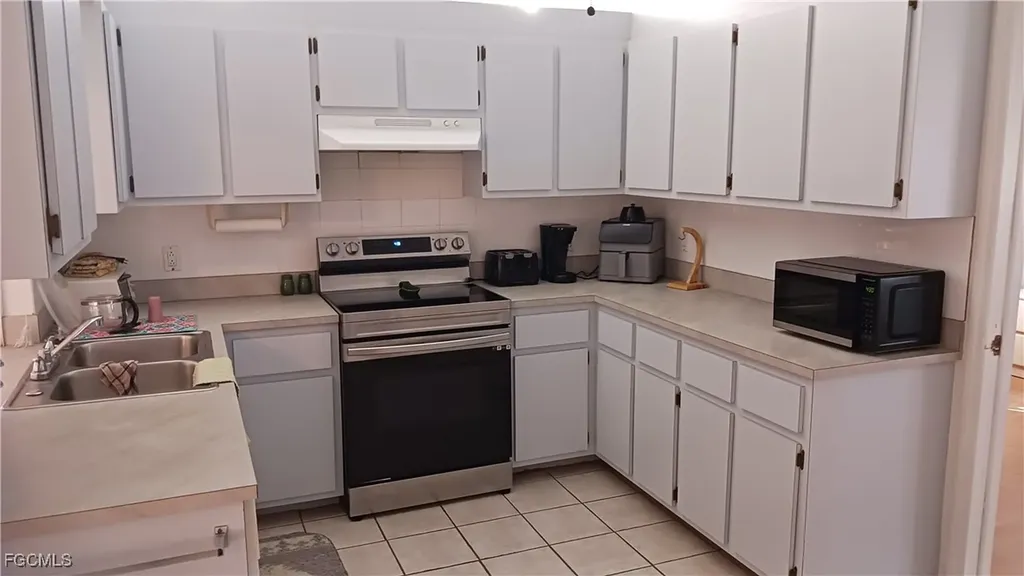 17704 Acacia Drive North Fort Myers FL 33917