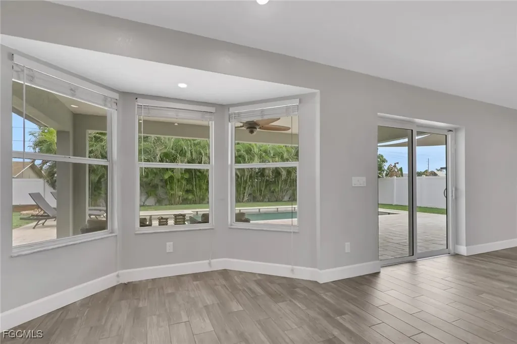 2115 SW 1st Avenue Cape Coral FL 33991