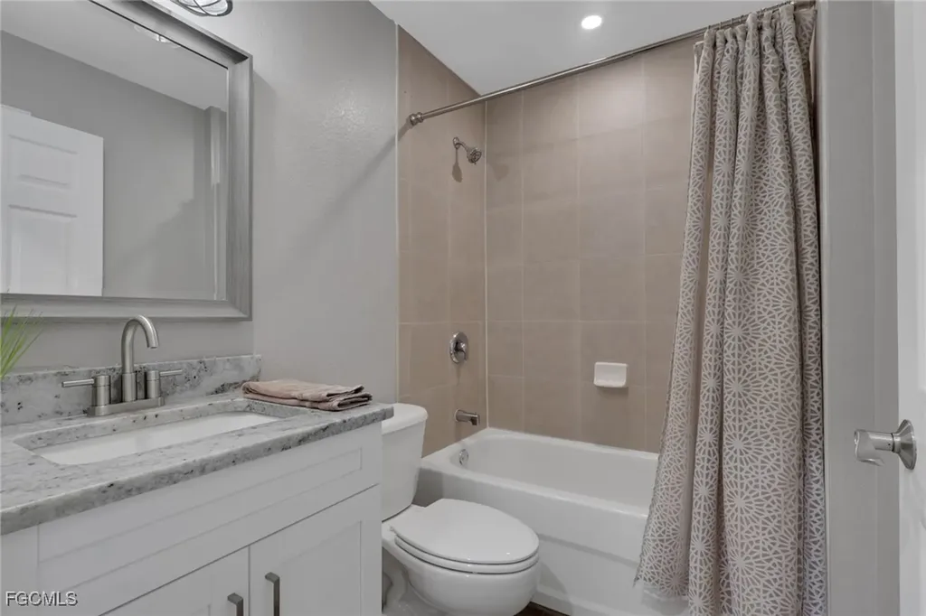 2115 SW 1st Avenue Cape Coral FL 33991