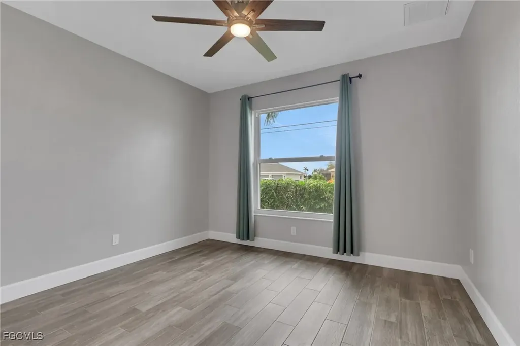2115 SW 1st Avenue Cape Coral FL 33991