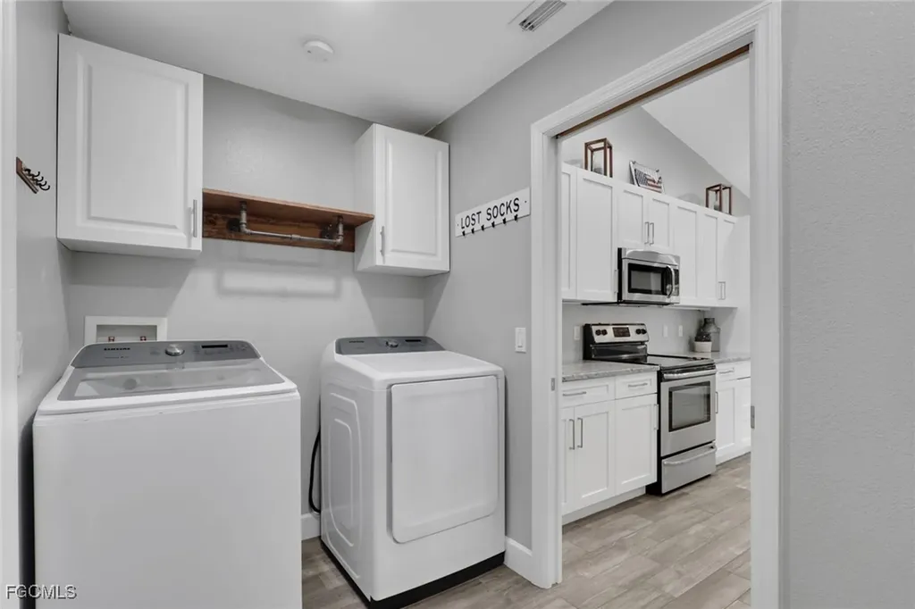 2115 SW 1st Avenue Cape Coral FL 33991