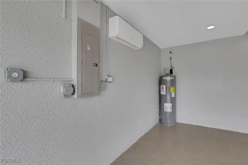 2115 SW 1st Avenue Cape Coral FL 33991