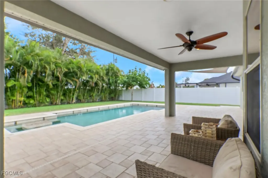 2115 SW 1st Avenue Cape Coral FL 33991