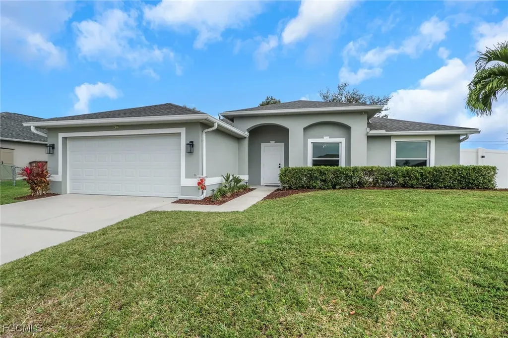 2115 SW 1st Avenue Cape Coral FL 33991