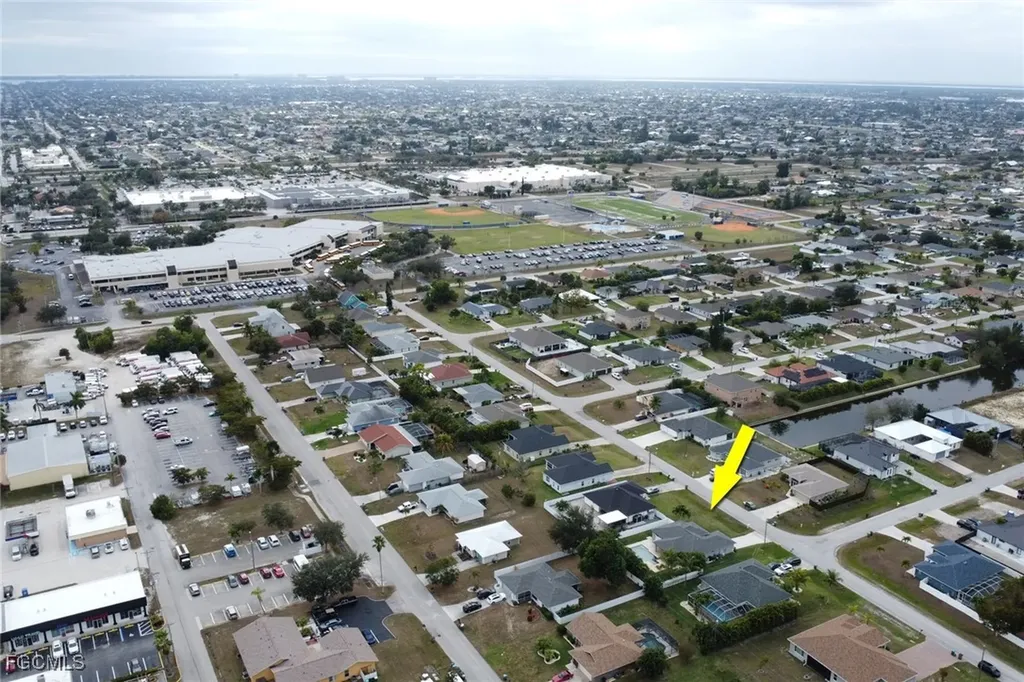 2115 SW 1st Avenue Cape Coral FL 33991