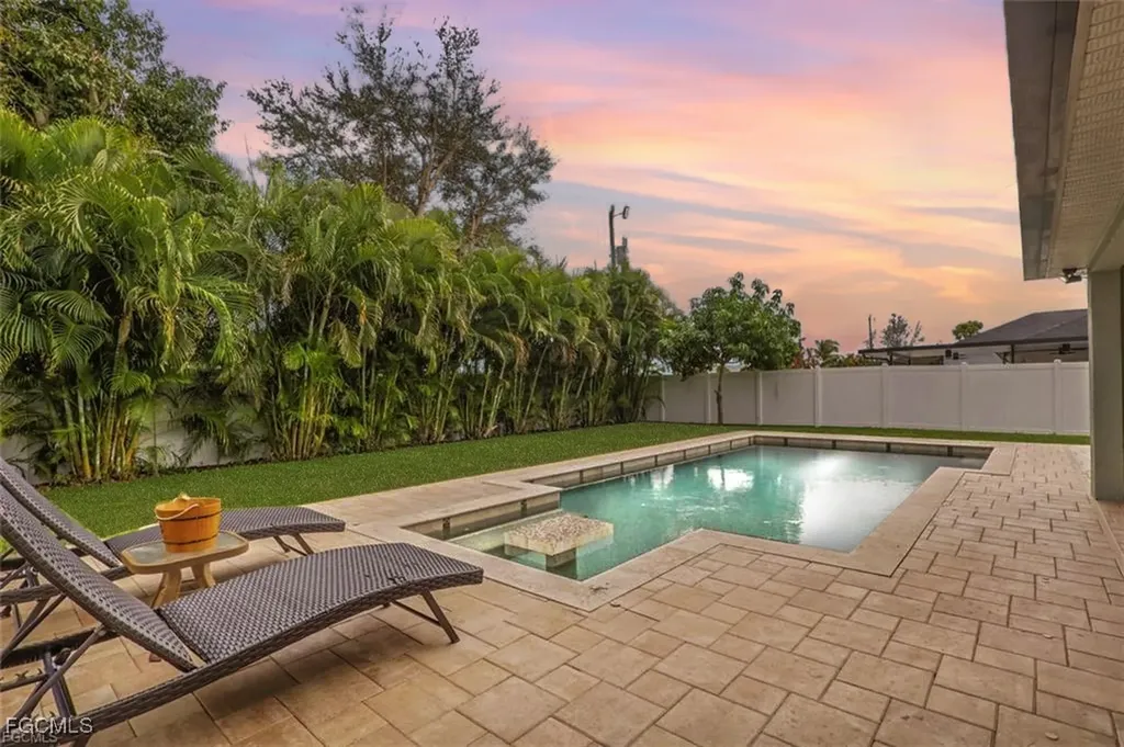 2115 SW 1st Avenue Cape Coral FL 33991