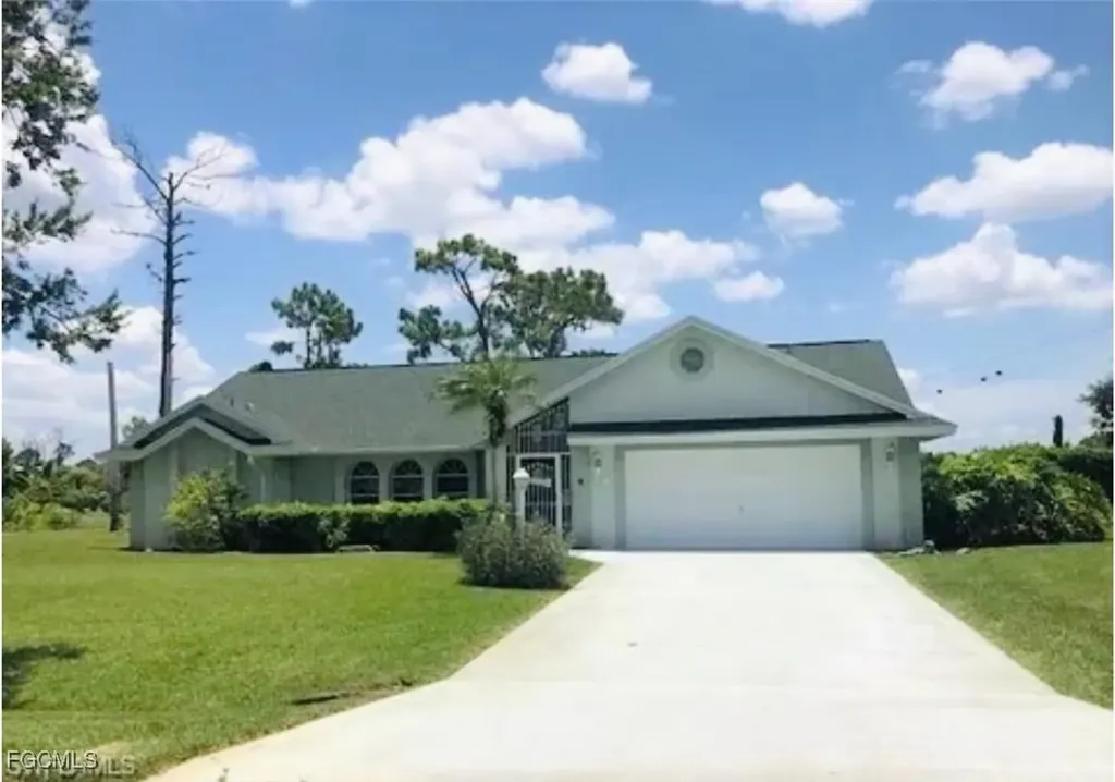 561 Foxcreek Drive Lehigh Acres FL 33974