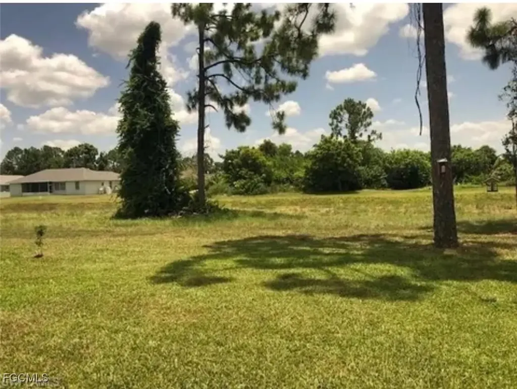 561 Foxcreek Drive Lehigh Acres FL 33974