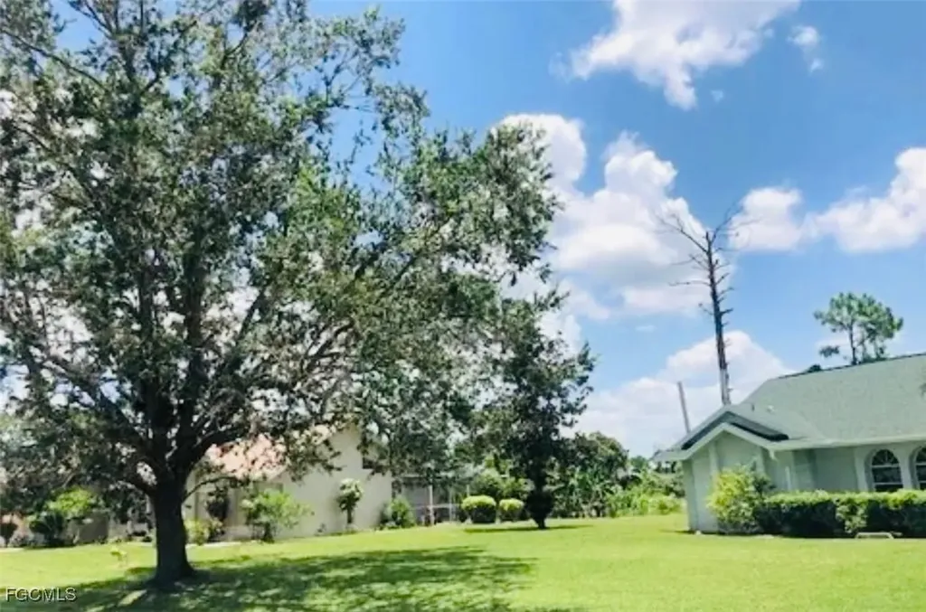 561 Foxcreek Drive Lehigh Acres FL 33974
