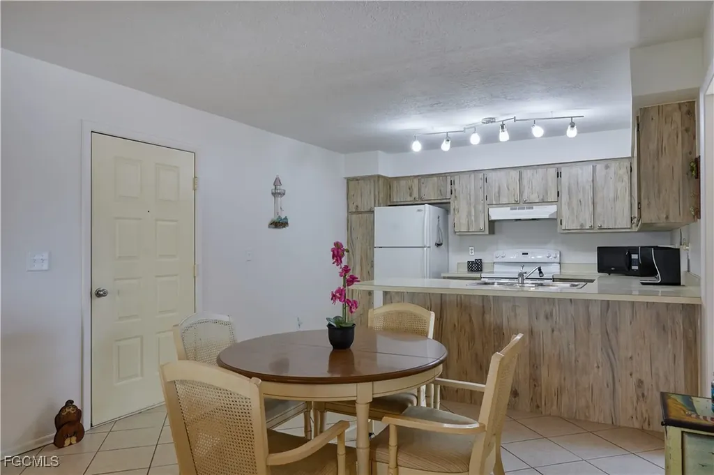 1100 Pondella Road Cape Coral FL 33909