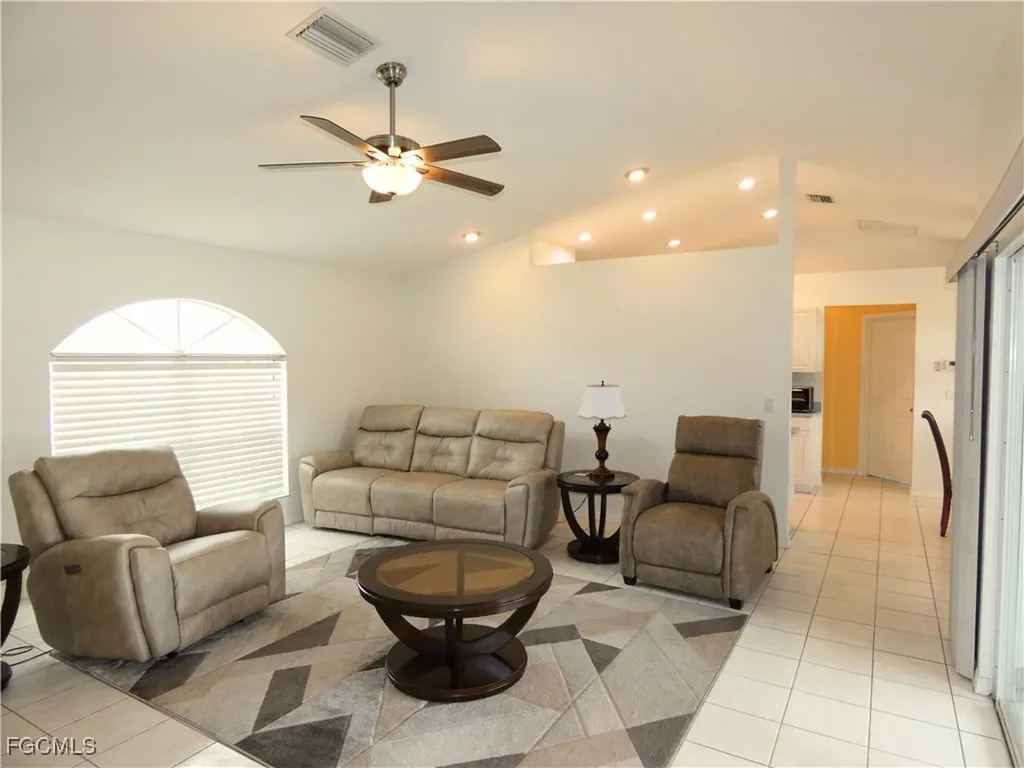 3930 SW 1st Avenue Cape Coral FL 33914