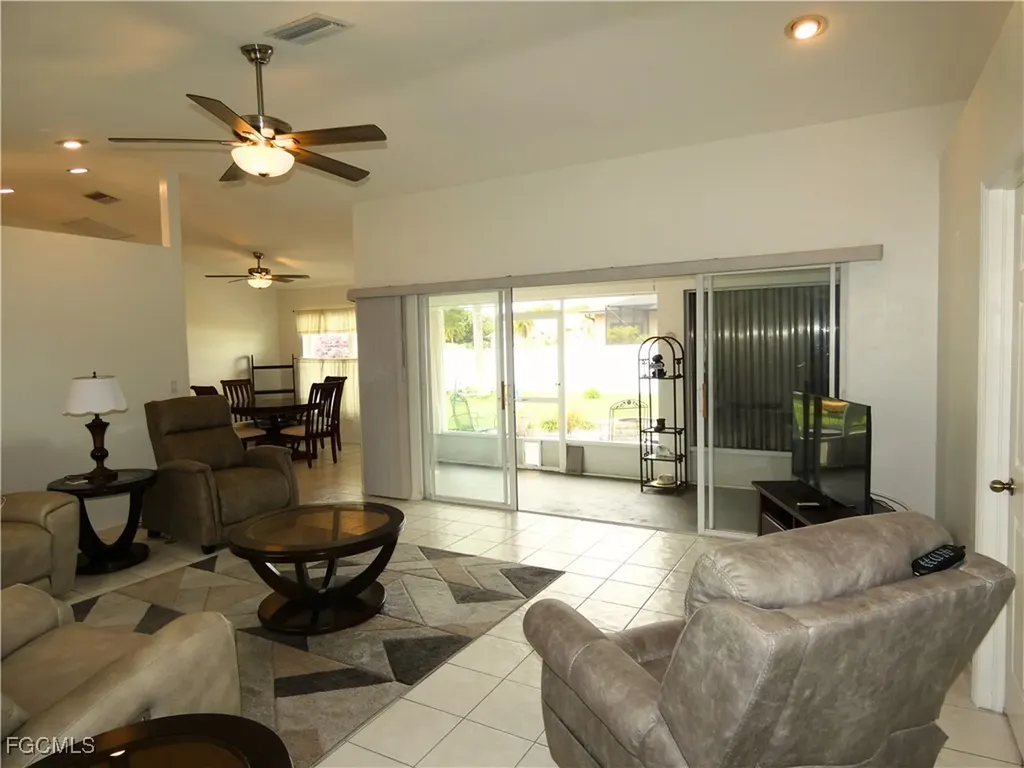 3930 SW 1st Avenue Cape Coral FL 33914