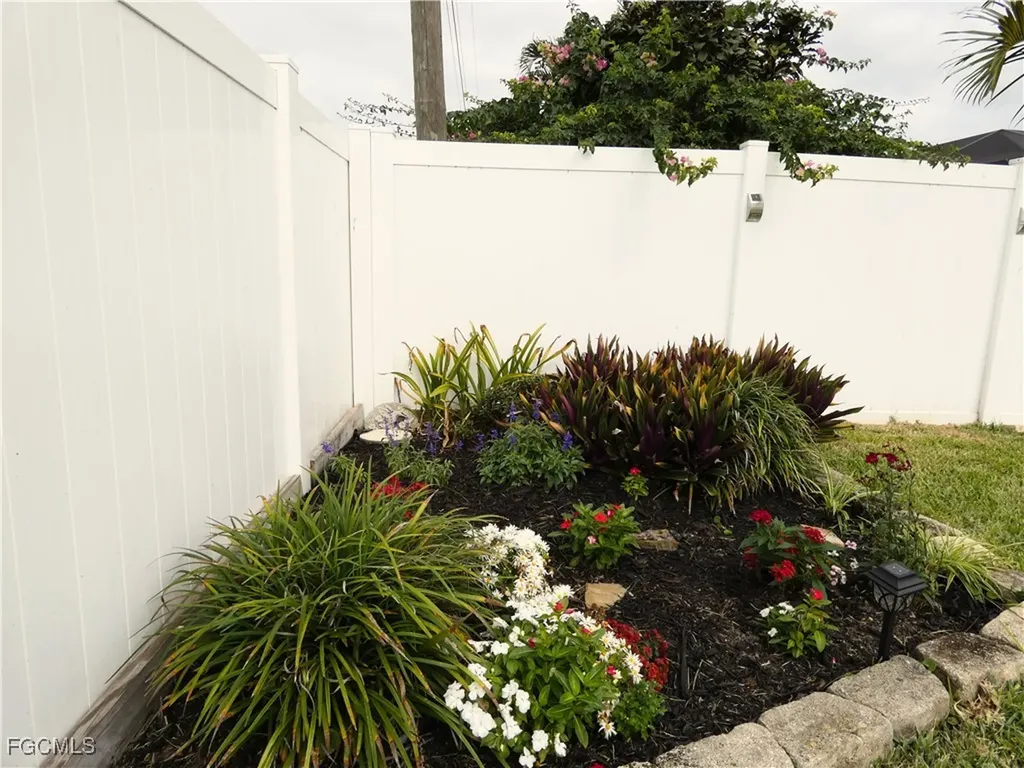 3930 SW 1st Avenue Cape Coral FL 33914