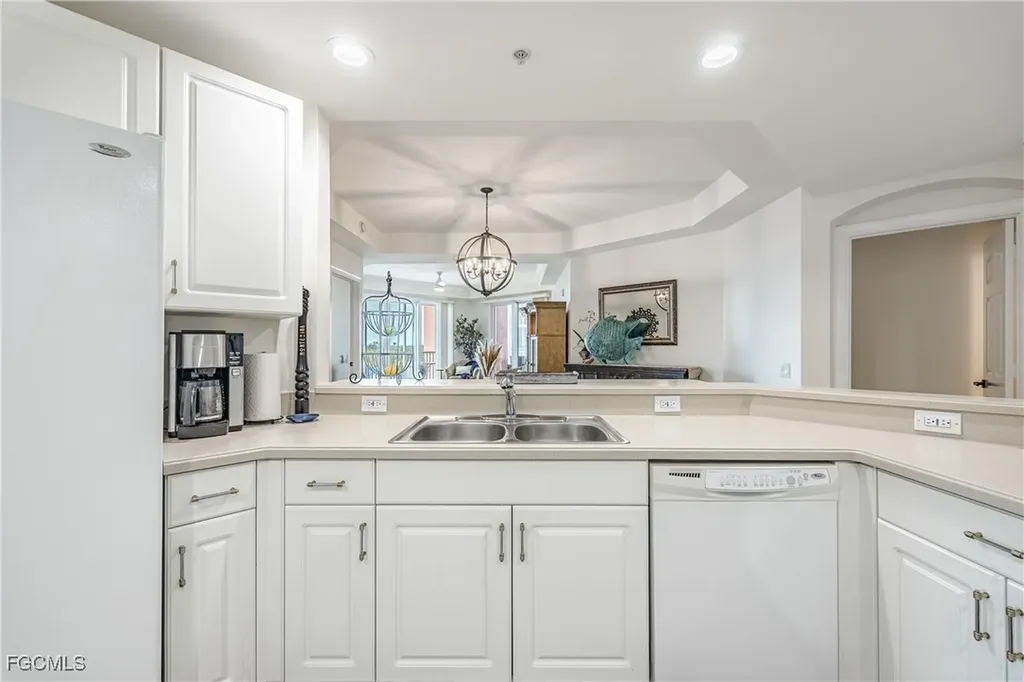 2745 1st Street Fort Myers FL 33916