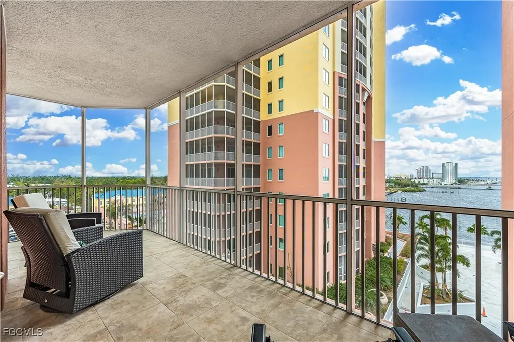 2745 1st Street Fort Myers FL 33916