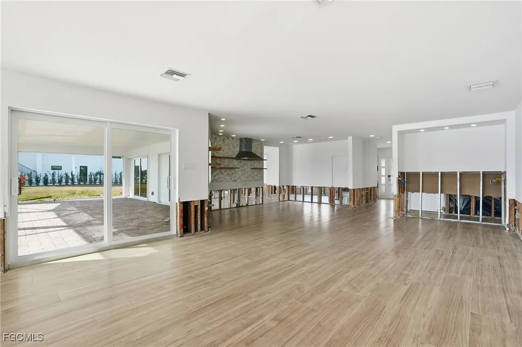 380 Conners Avenue Naples FL 34108