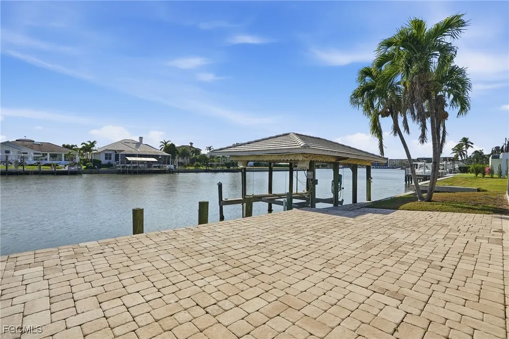 380 Conners Avenue Naples FL 34108