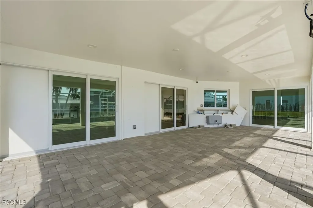 380 Conners Avenue Naples FL 34108
