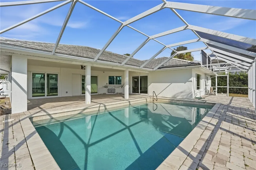 380 Conners Avenue Naples FL 34108