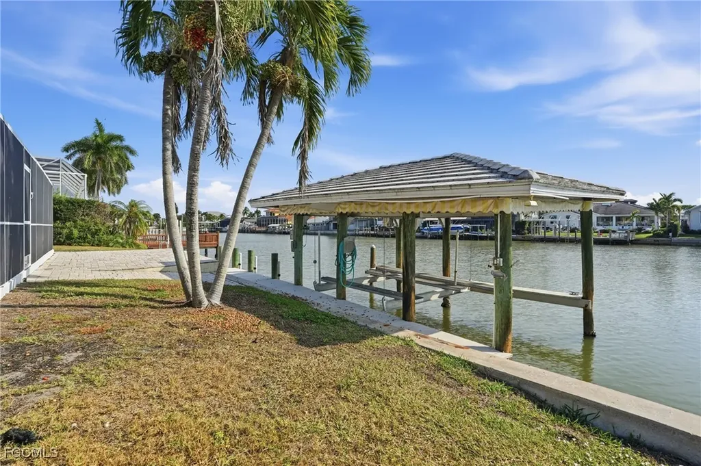 380 Conners Avenue Naples FL 34108
