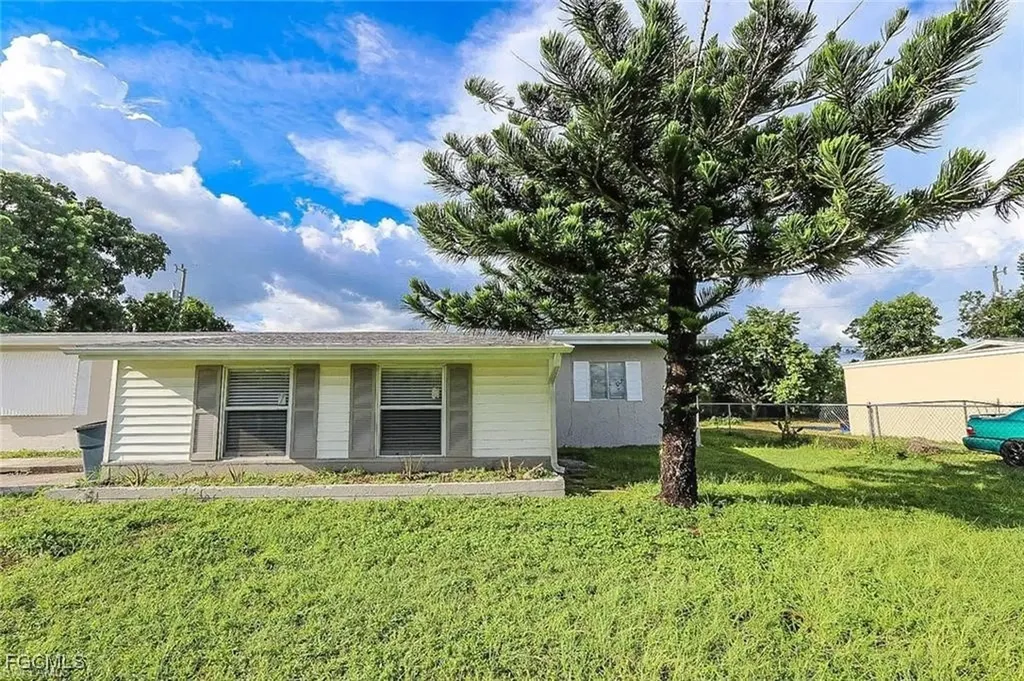 305 Bougainvillea Road W Lehigh Acres FL 33936