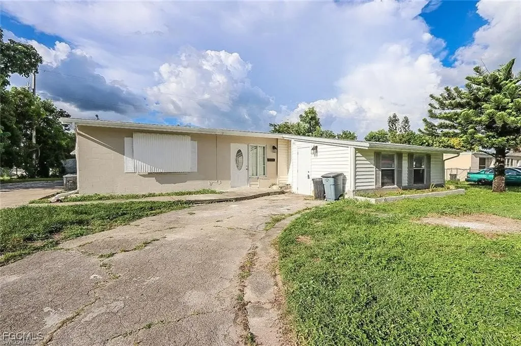 305 Bougainvillea Road W Lehigh Acres FL 33936