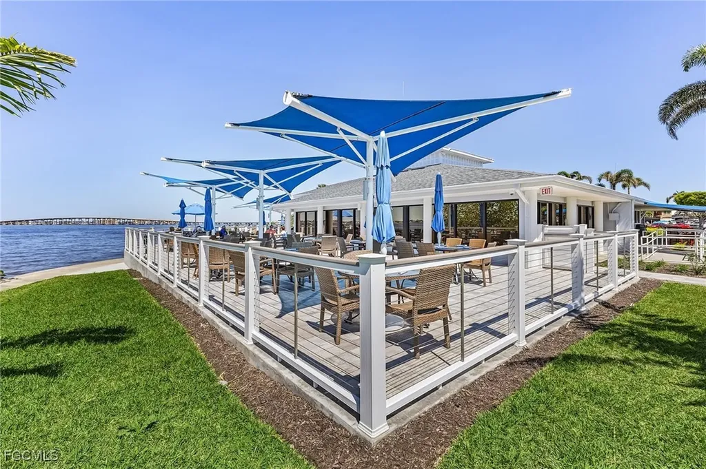 4384 Bowsprit Court Fort Myers FL 33919