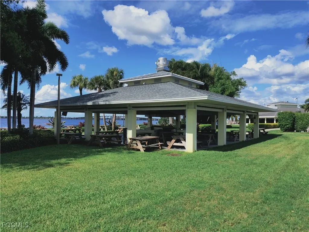 4384 Bowsprit Court Fort Myers FL 33919