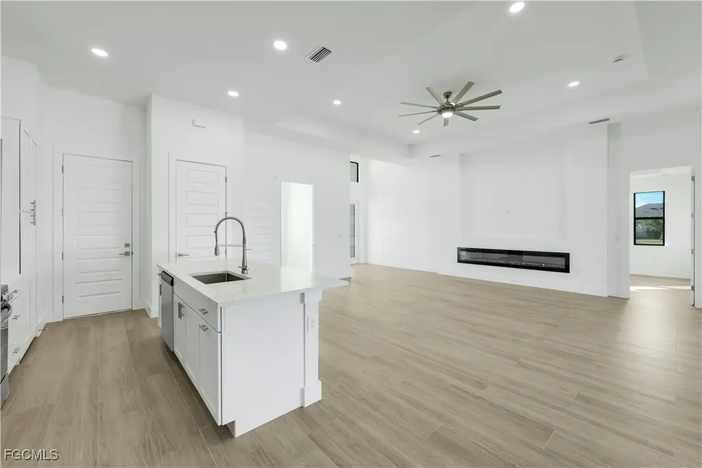 1600 NW 38th Avenue Cape Coral FL 33993