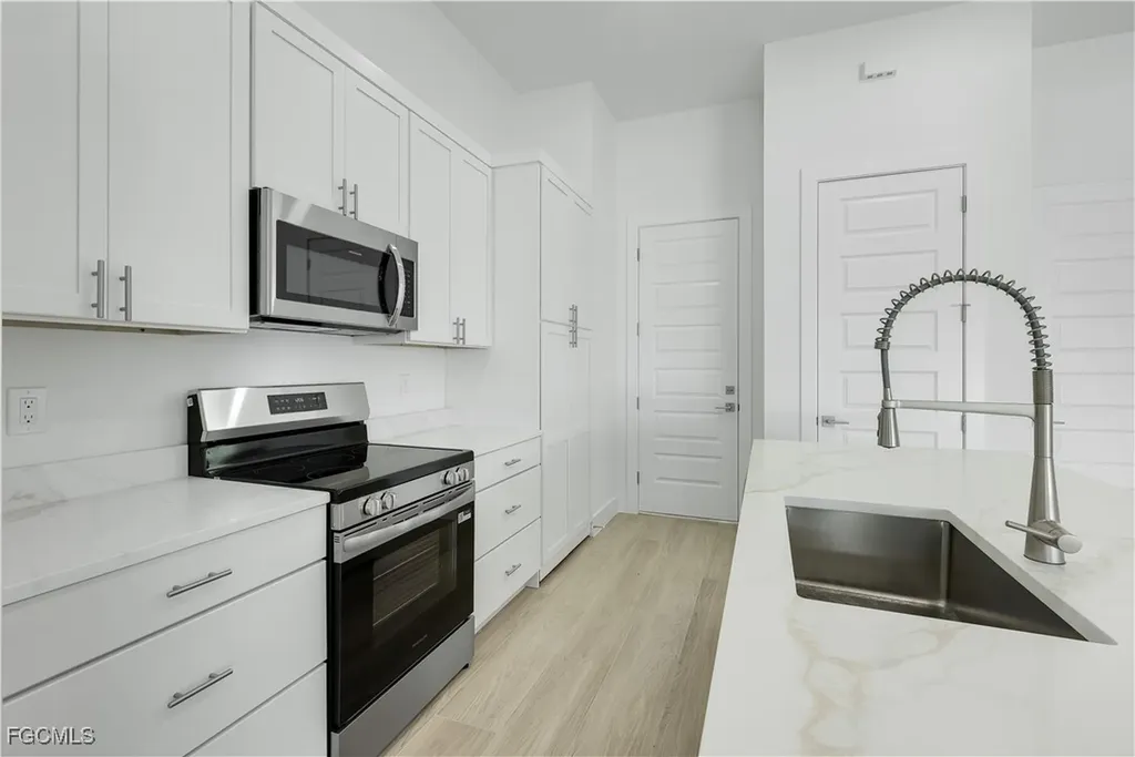 1600 NW 38th Avenue Cape Coral FL 33993