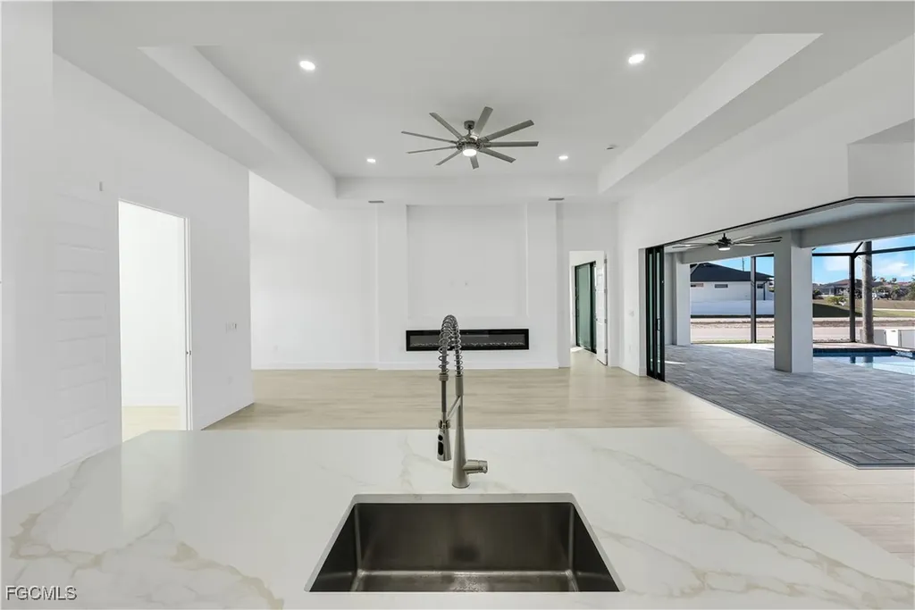 1600 NW 38th Avenue Cape Coral FL 33993