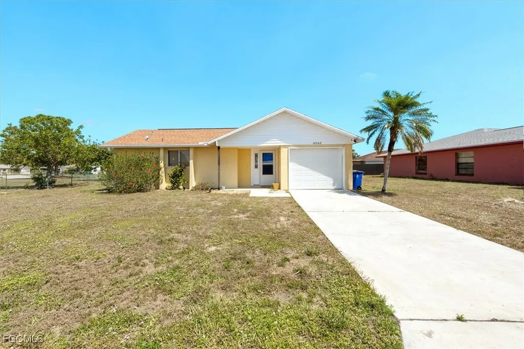 Lehigh Acres FL, 10746 Lemontree Court