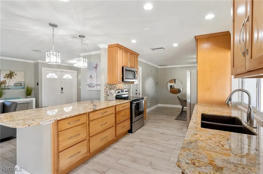 1936 SE 31st Terrace Cape Coral FL 33904