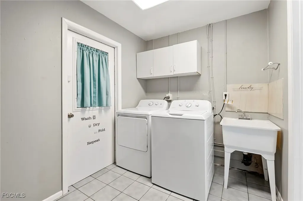 1936 SE 31st Terrace Cape Coral FL 33904