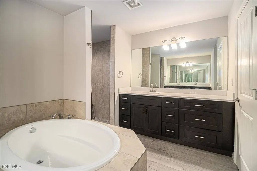 1509 NW 37th Avenue Cape Coral FL 33993