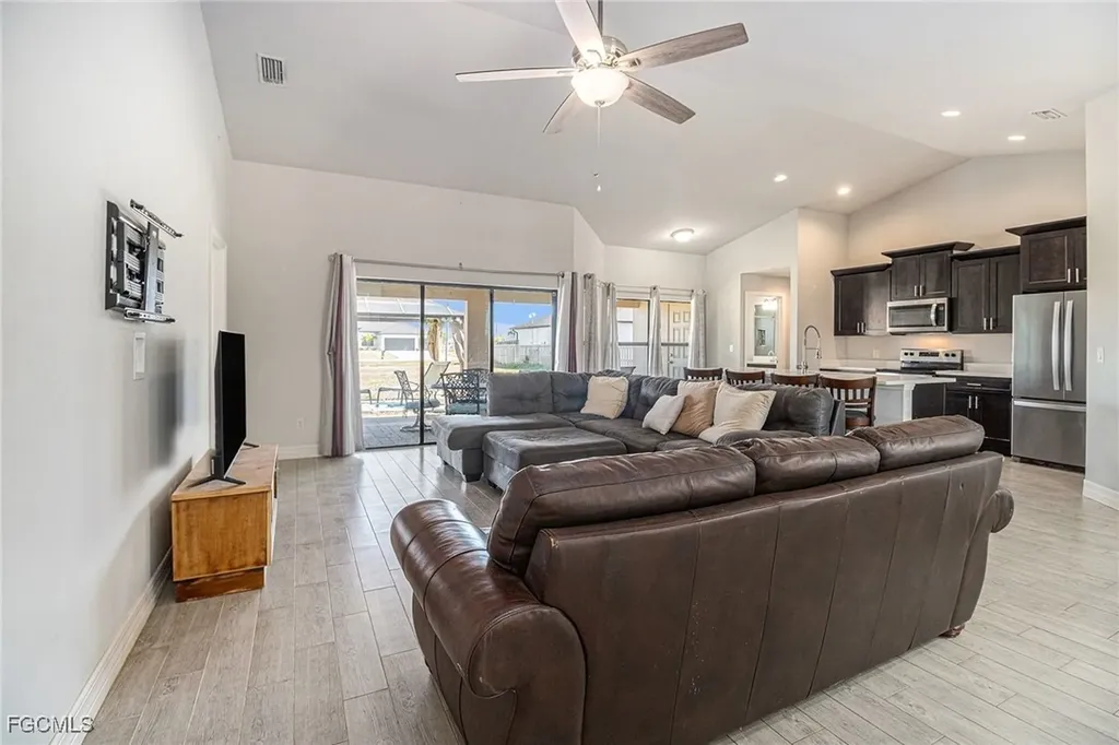1509 NW 37th Avenue Cape Coral FL 33993