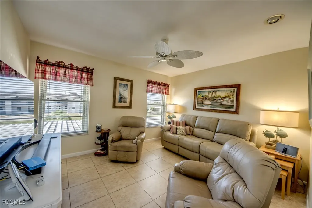4025 SE 19th Place Cape Coral FL 33904